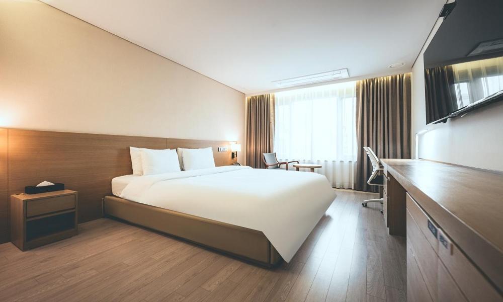 Wonju City Hotel Hyeoksin Exterior photo